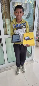2 tablet for student who finished 1st of his class
